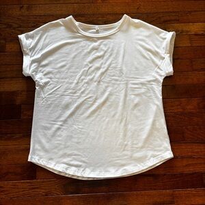 Womens Amazon basic t-shirt size M